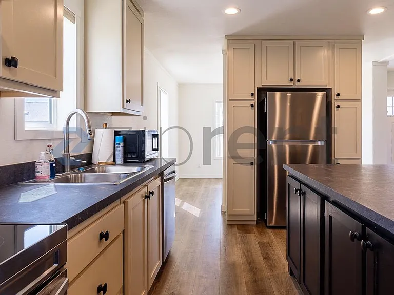 23143 Lowe Rd E — Photo 11