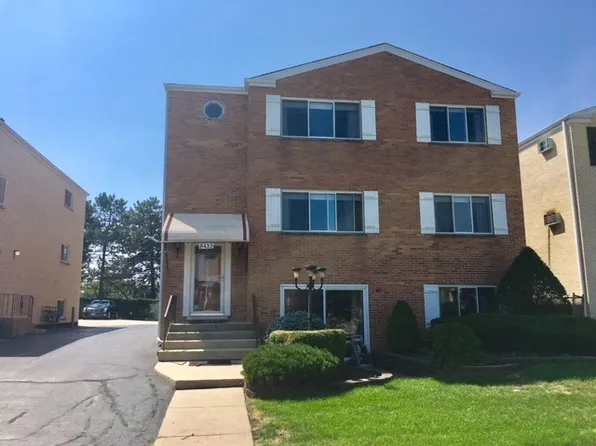 8435 W Oak Ave, Niles, IL 60714