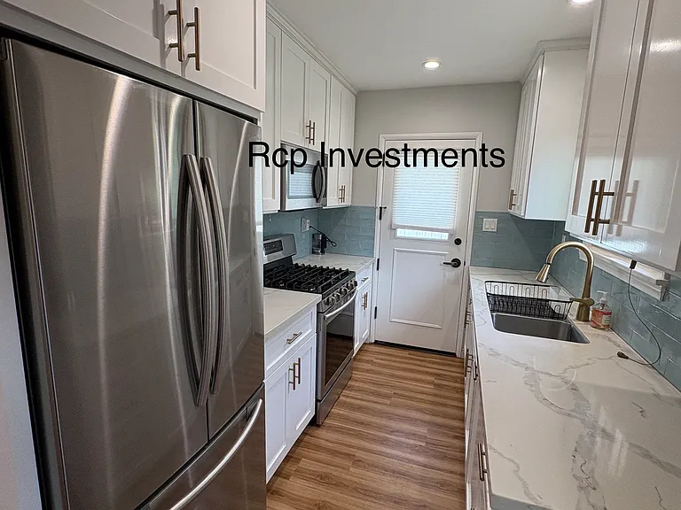 626 Sheldon St — Photo 5