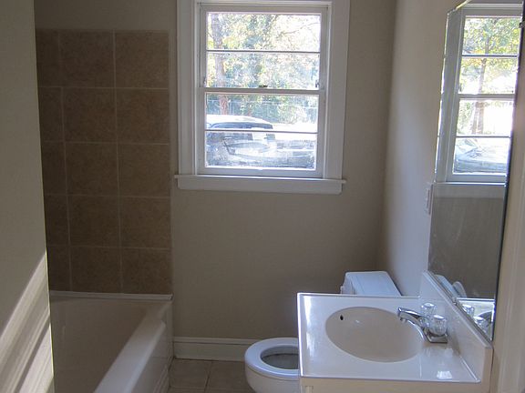 4th image of 273 Alexander Ave