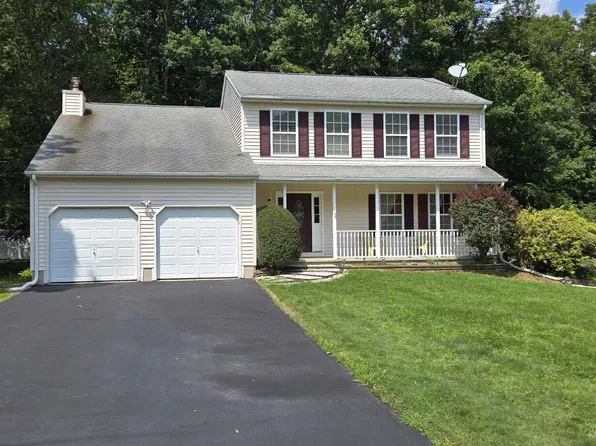 15 Sparrow Court, Montville, CT 06370