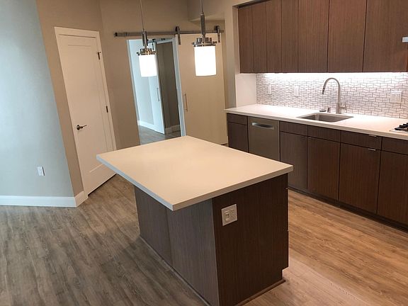 4th image of 551 W Date St #601