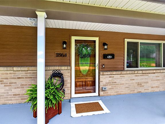 4th image of 3964 Barnett Dr