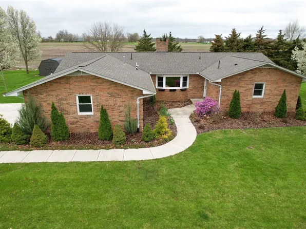 14 Prairie Dr, Bismarck, IL 61814