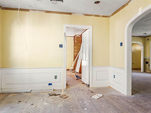 5th image of 2928 Pine Ave