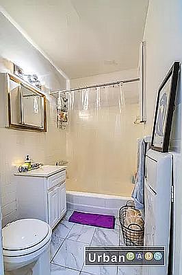 4th image of 253 Clarkson Ave #216