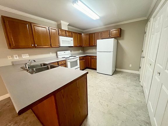 3rd image of 2802-2805 Eldermont St #2802-C