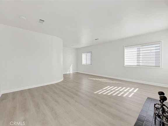 3rd image of 4444 Rosemont Ave