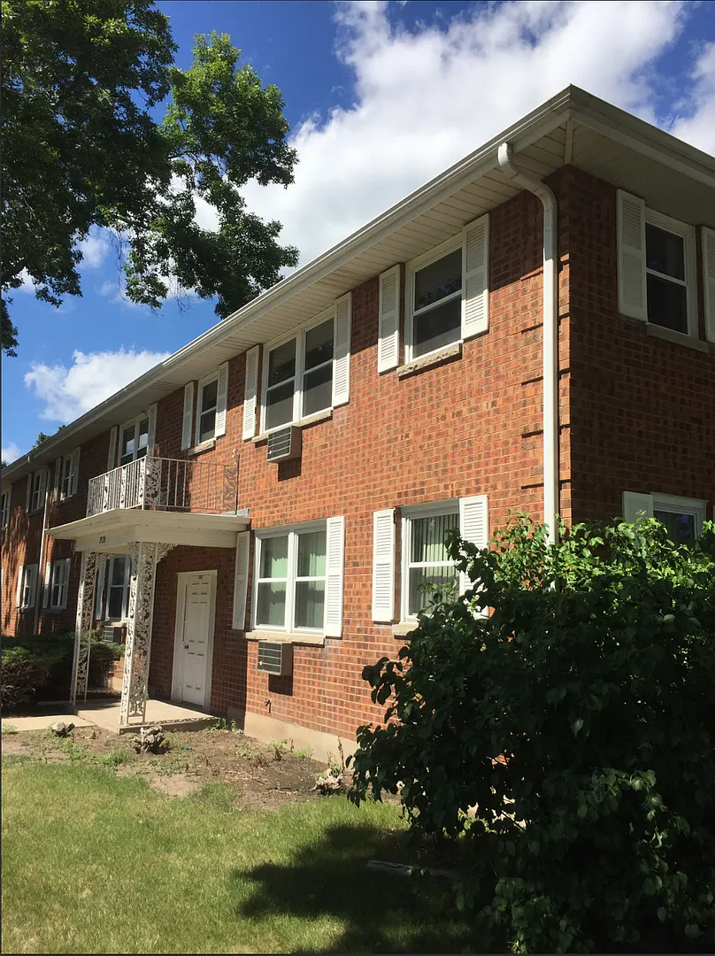 Welcome to Cornerstone Apartments, your new home in the heart of Green Bay, WI. — Photo 1
