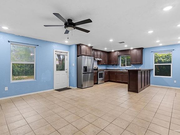 5th image of 10712 N 30th St