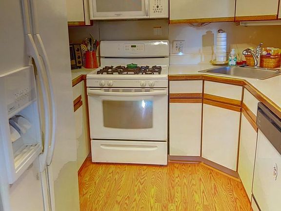 5th image of 1403 Meadowview Ln #1403