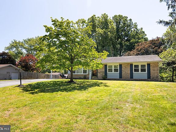4th image of 9917 Windflower Dr