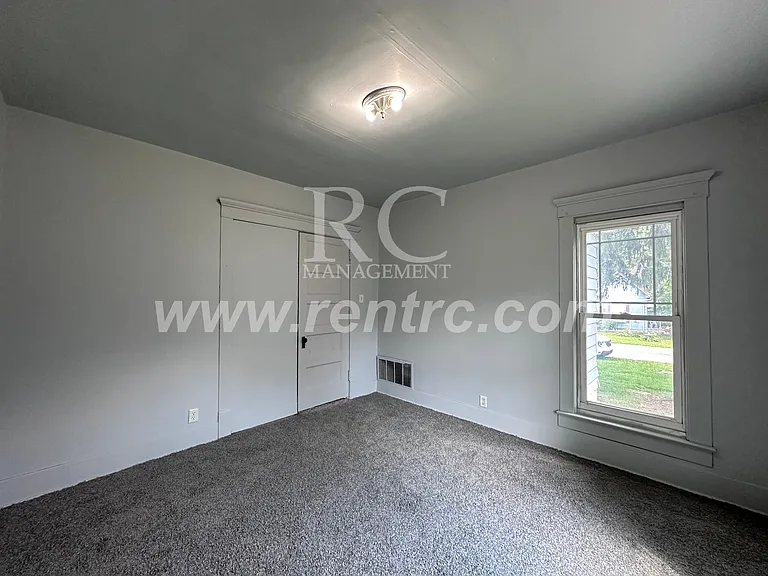 15 N Jefferson St #N — Photo 13
