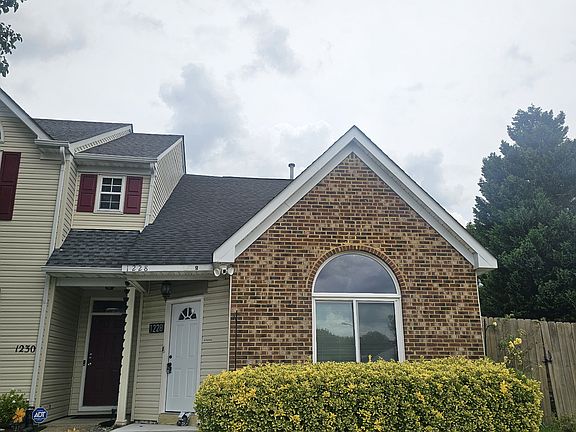 2nd image of 1228 Warwick Dr