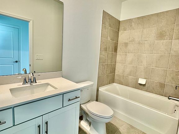 5th image of 19362 Hinkley Dr