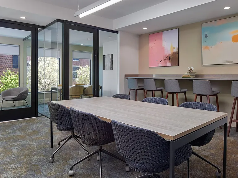 Glassworks Apartments — Photo 14