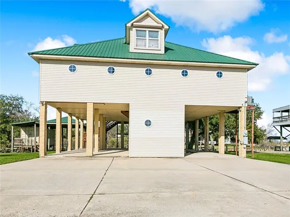 4575 Schmaltz Dr, New Orleans, LA 70129