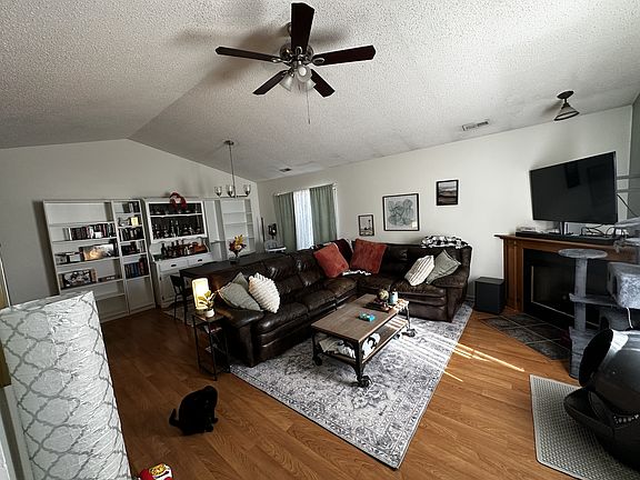 3rd image of 500 Woodshire Way