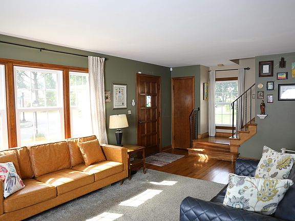 4th image of 2992 Fair Ave