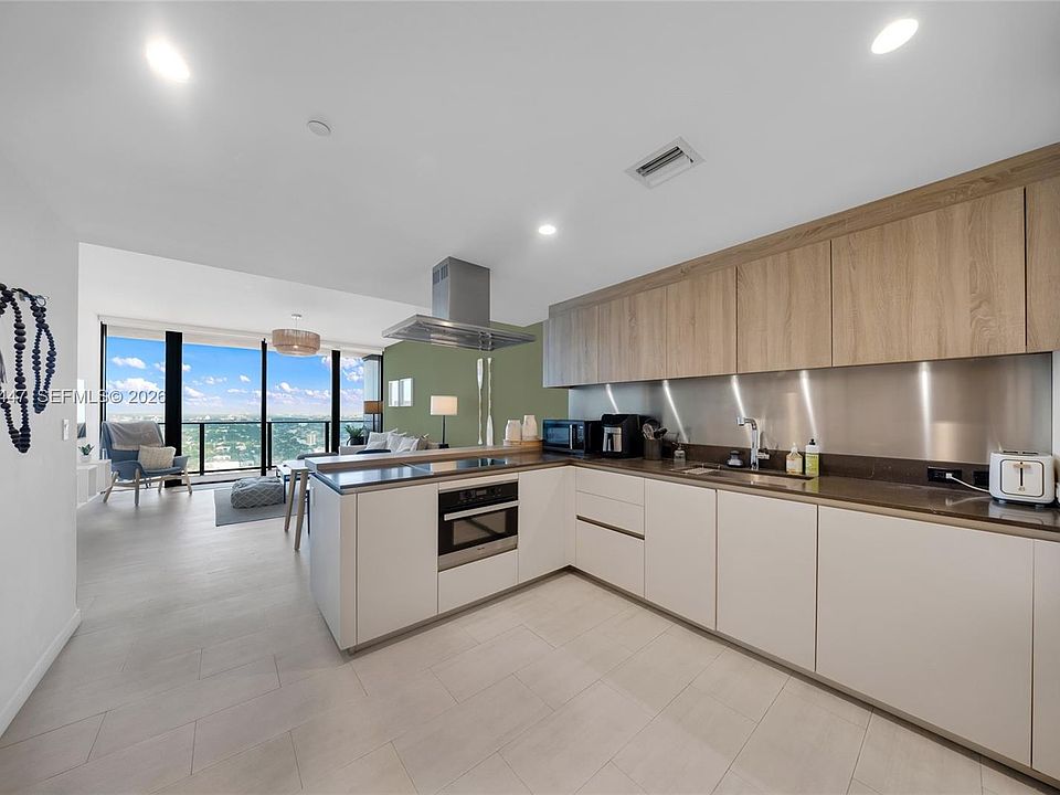 1st image of 1000 Brickell Plz #4704