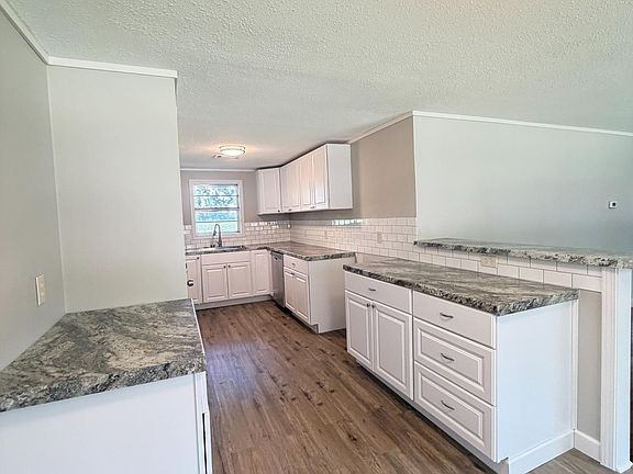 3rd image of 304 Hayes St