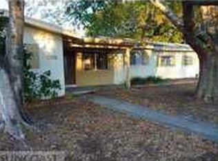 8196 125th St, Seminole, FL 33772