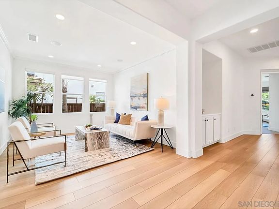 4th image of 941 Bridgeport Ct