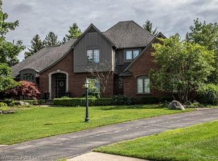 4853 Goodison Place Dr, Rochester, MI 48306