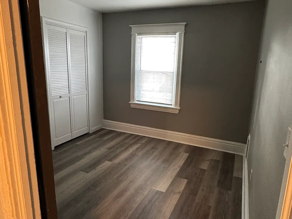 56 Burrows St