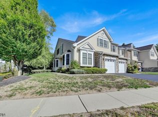 1 Greenwich Ct, Budd Lake, NJ 07828