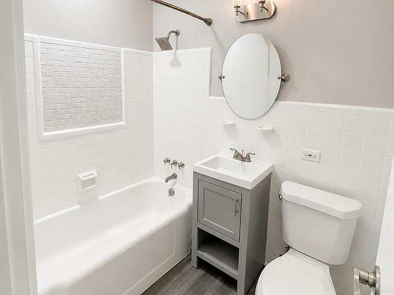 741 NE 16th Ave #4 — Photo 4