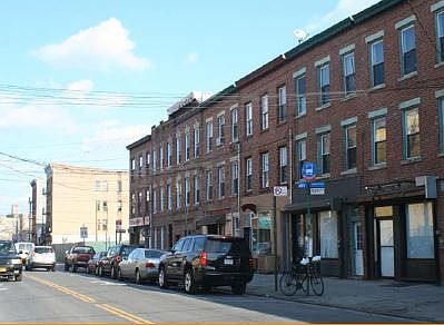 2nd image of 277 Van Brunt St