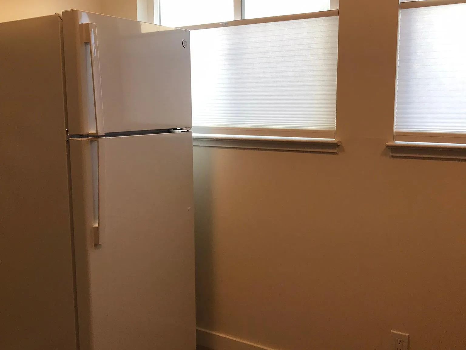 2 bed, 650 sqft, $2,400 — Photo 4