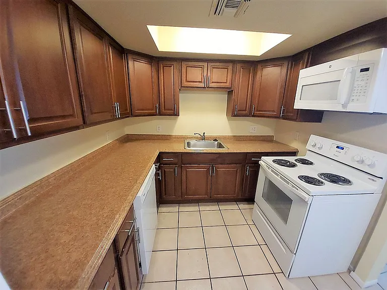 700 W University Dr #118 — Photo 5