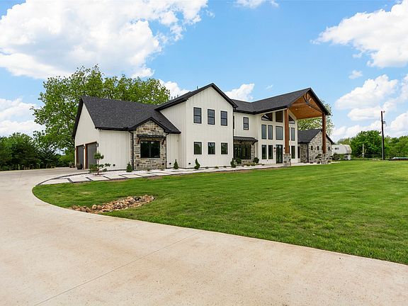 2nd image of 1088 Smith Oak Rd