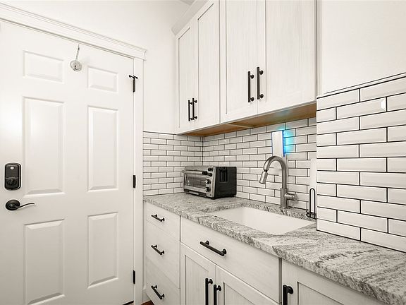 5th image of 1917 W Pinecrest Ln