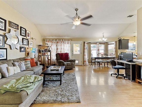 5th image of 504 Sunny Brook Dr