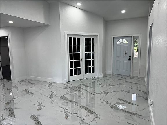 5th image of 1301 Venice AVE N