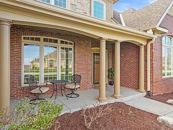 3rd image of 8165 NW Masters Ln