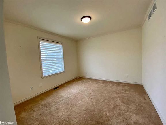 5th image of 3 River Ct