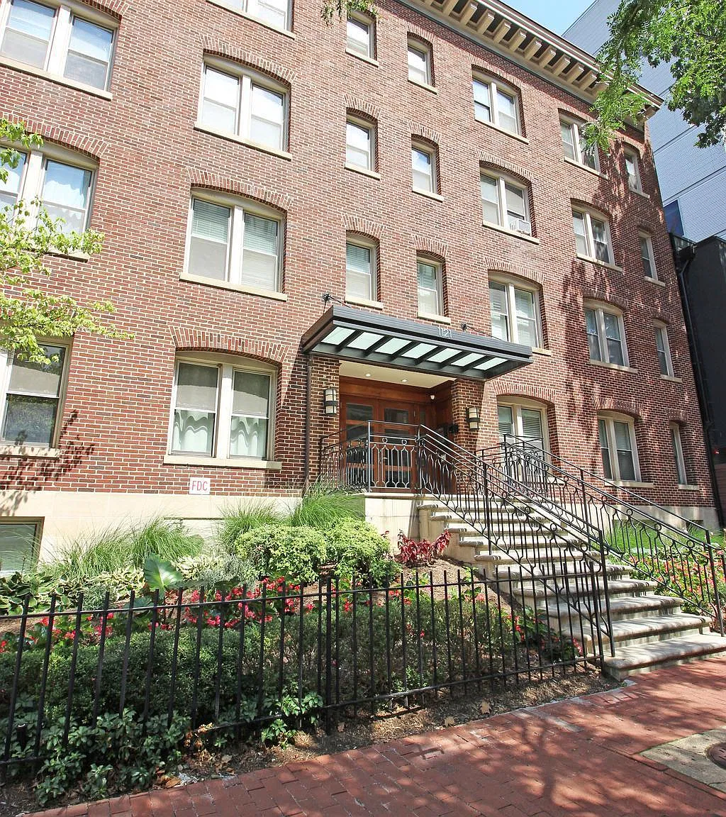 Studio, 400 sqft, $1,850 — Photo 1