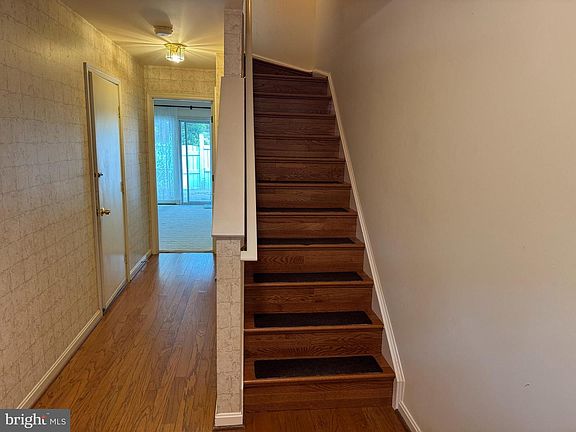 2nd image of 12097 Edgemere Cir
