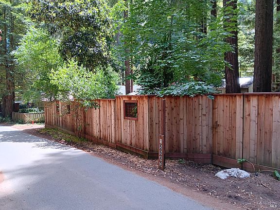 2nd image of 15543 Canyon 3 Road