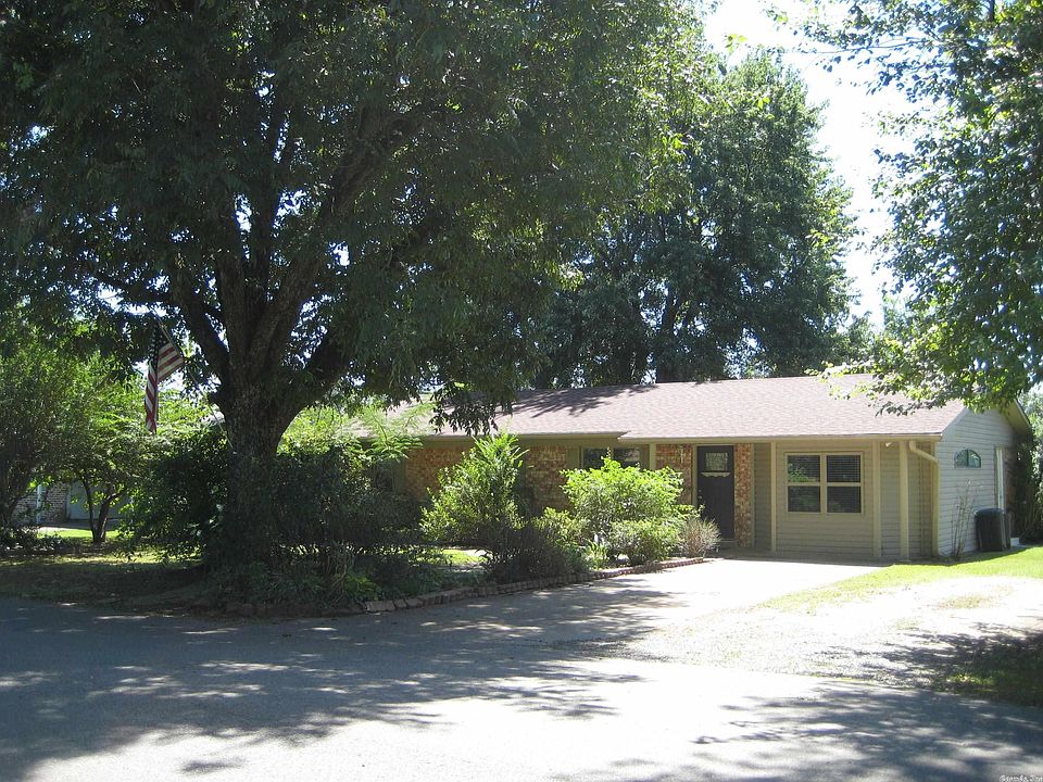 1st image of 716 Meadowbrook Dr