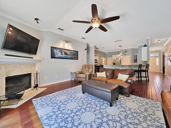 3rd image of 12644 Willow Springs Ct