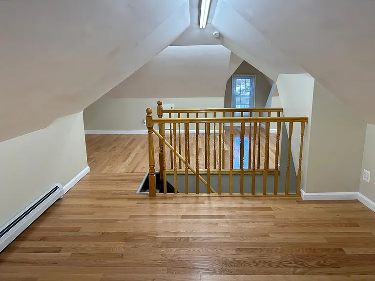933 Wyandotte St — Photo 38