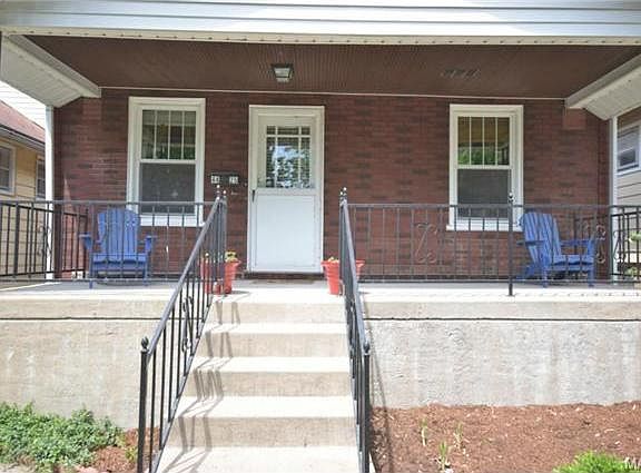 3rd image of 4425 Dewey Ave