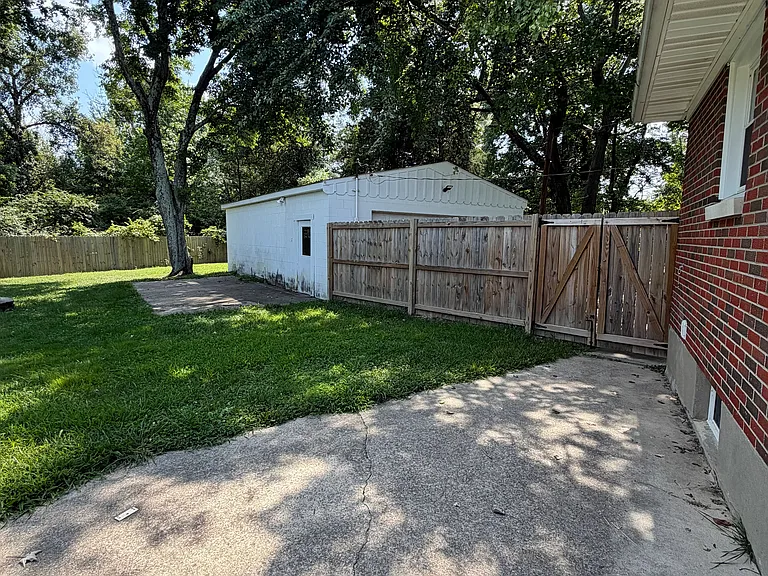 7312 Lora Dr — Photo 14