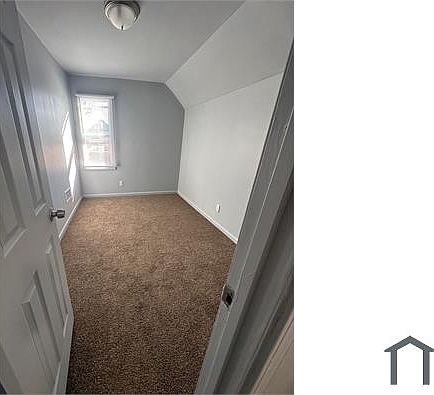 558 Holbrook St, photo 15