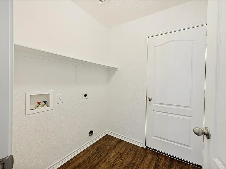 8013 Hidden Oaks Dr — Photo 21